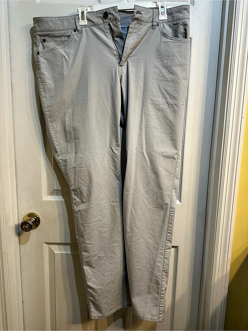 Peter Millar Crown Comfort Classic Fit Straight Leg Pants in Gray